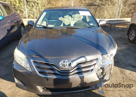 2011 Toyota Camry Le z USA, uszkodzony, nr VIN 4T1BF3EK9BU616418